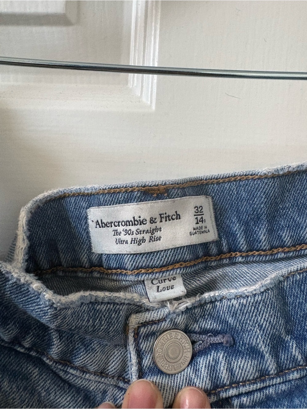 Abercrombie & Fitch Women's Light Blue '90s Straight Ultra High Rise Jeans